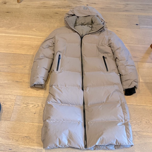 Aritzia Jackets & Blazers - Aritzia Beige Hooded Puffer Coat